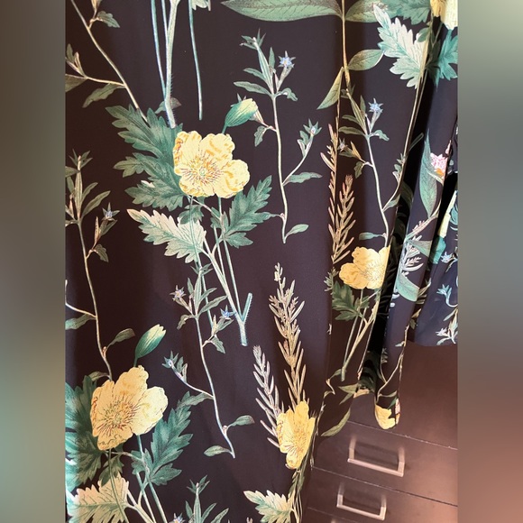 Floral Dress, size medium - Picture 4 of 7